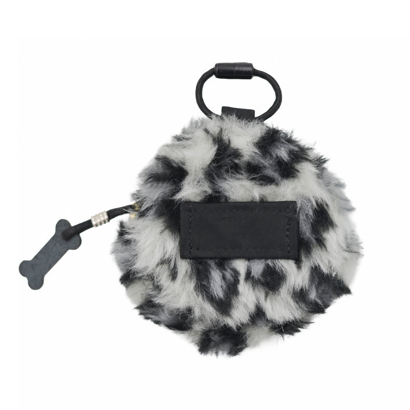 Snow leopard En-charm