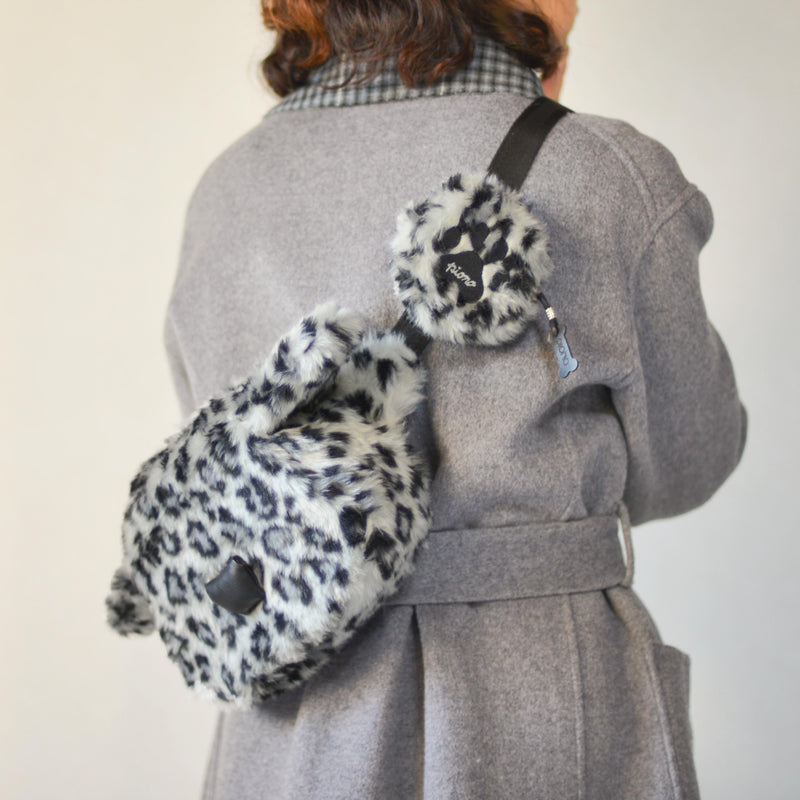 Snow leopard En-charm